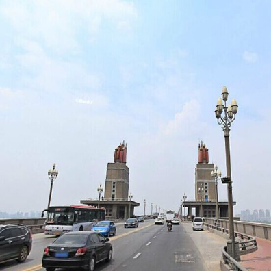 南京长江大桥公路路面沥青铺设